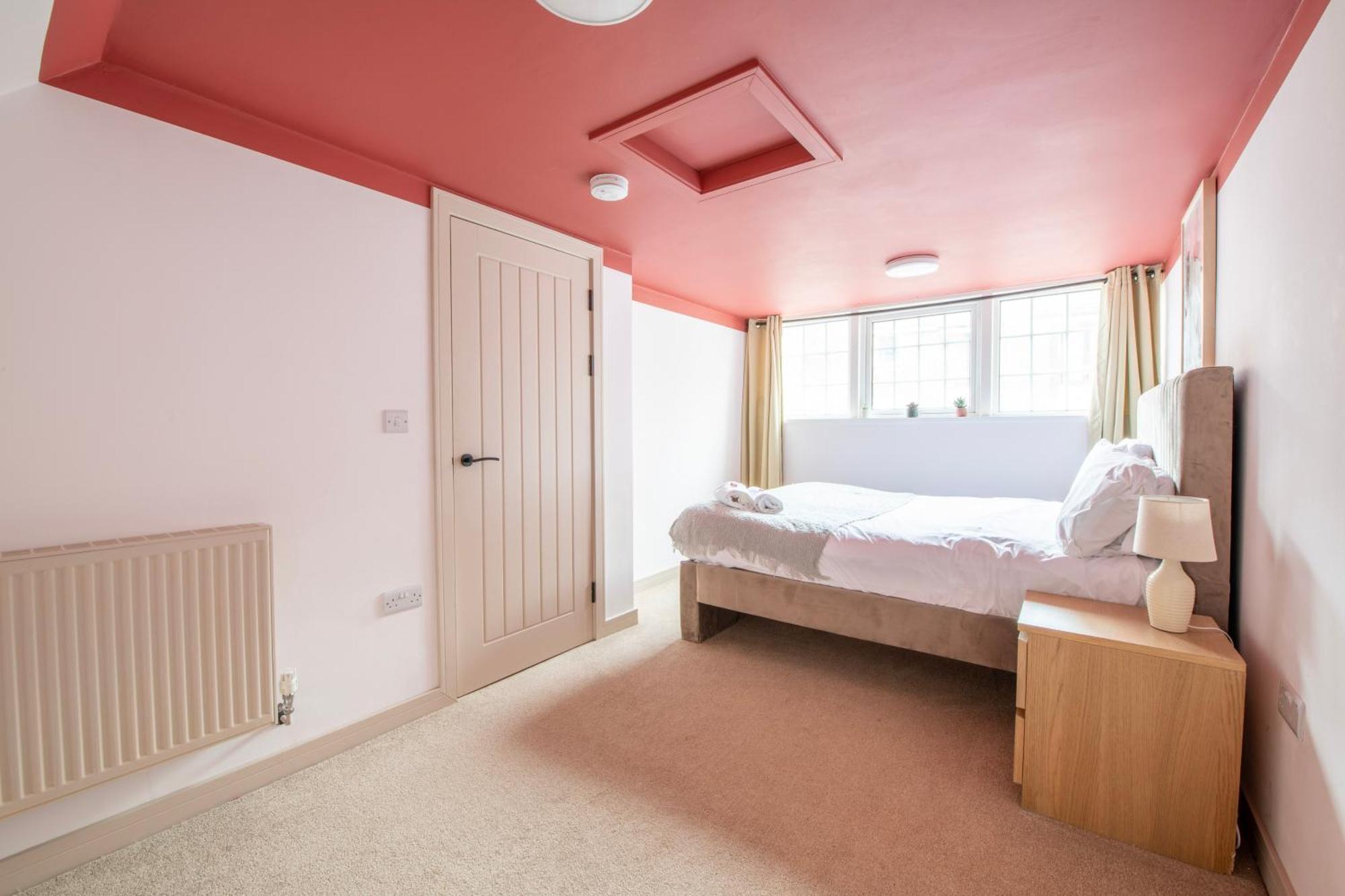 Cosy Medway With Free Parking By Prescott Apartment *